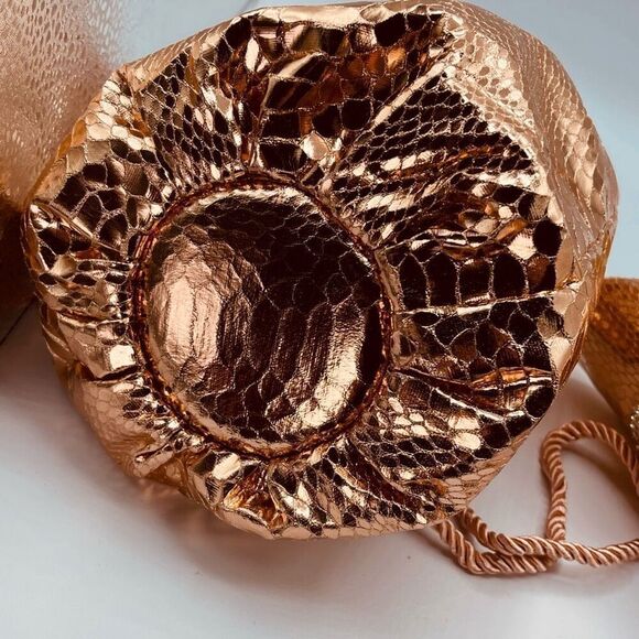 Joan Boyce ballet flats and drawstring bucket bag in rose gold faux leather - Picture 4 of 9